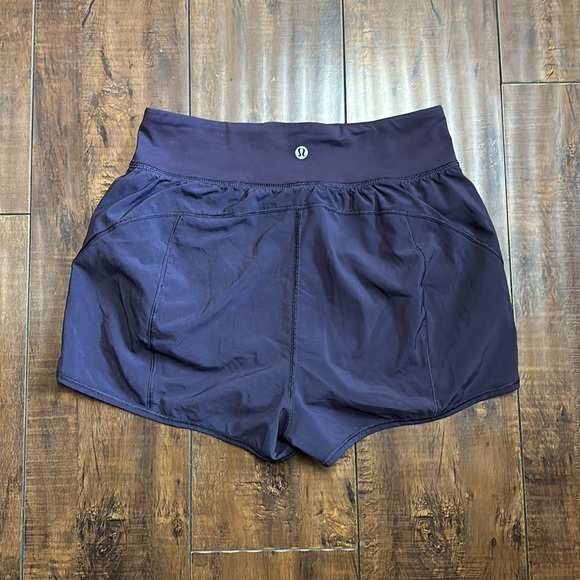 Lululemon HR lined Short - Picture 3 of 4